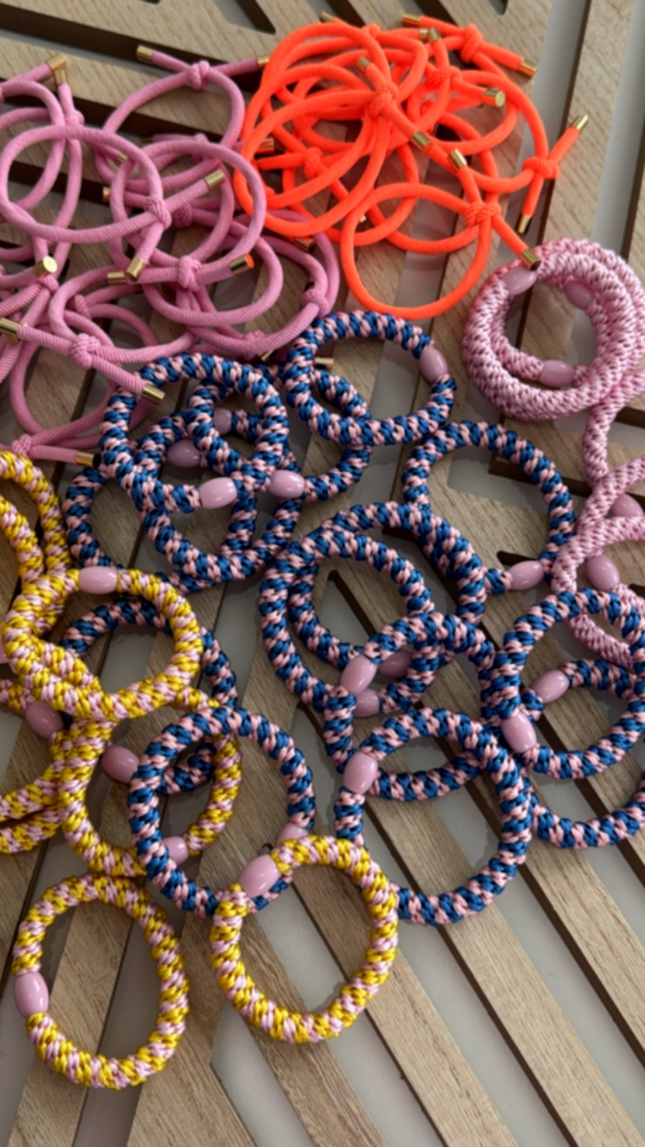 HAARGUMMI / ARMBAND MIX & MATCH GRATIS AB 39€