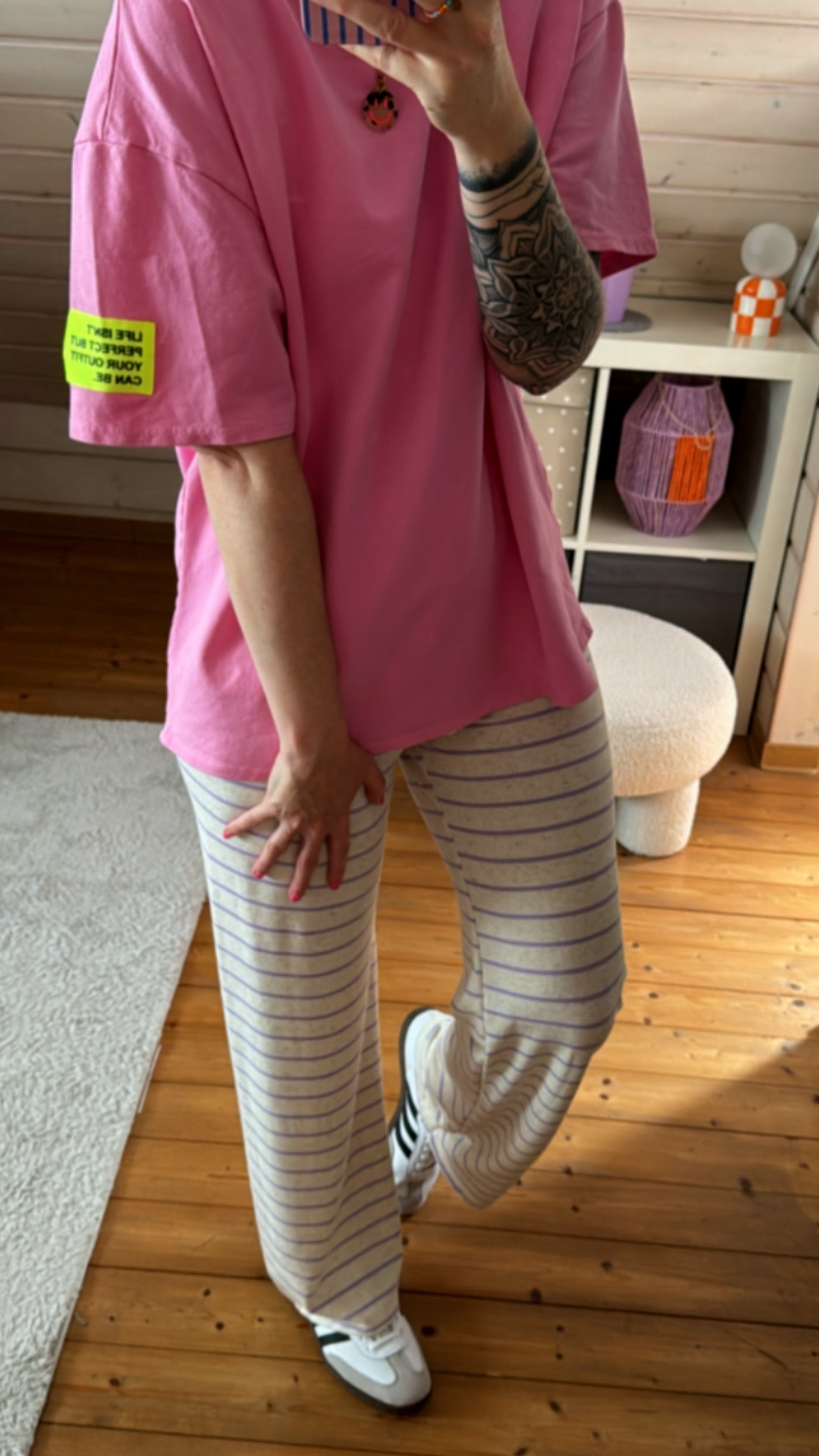 T-SHIRT PREMIUM UNI + NEON PATCH