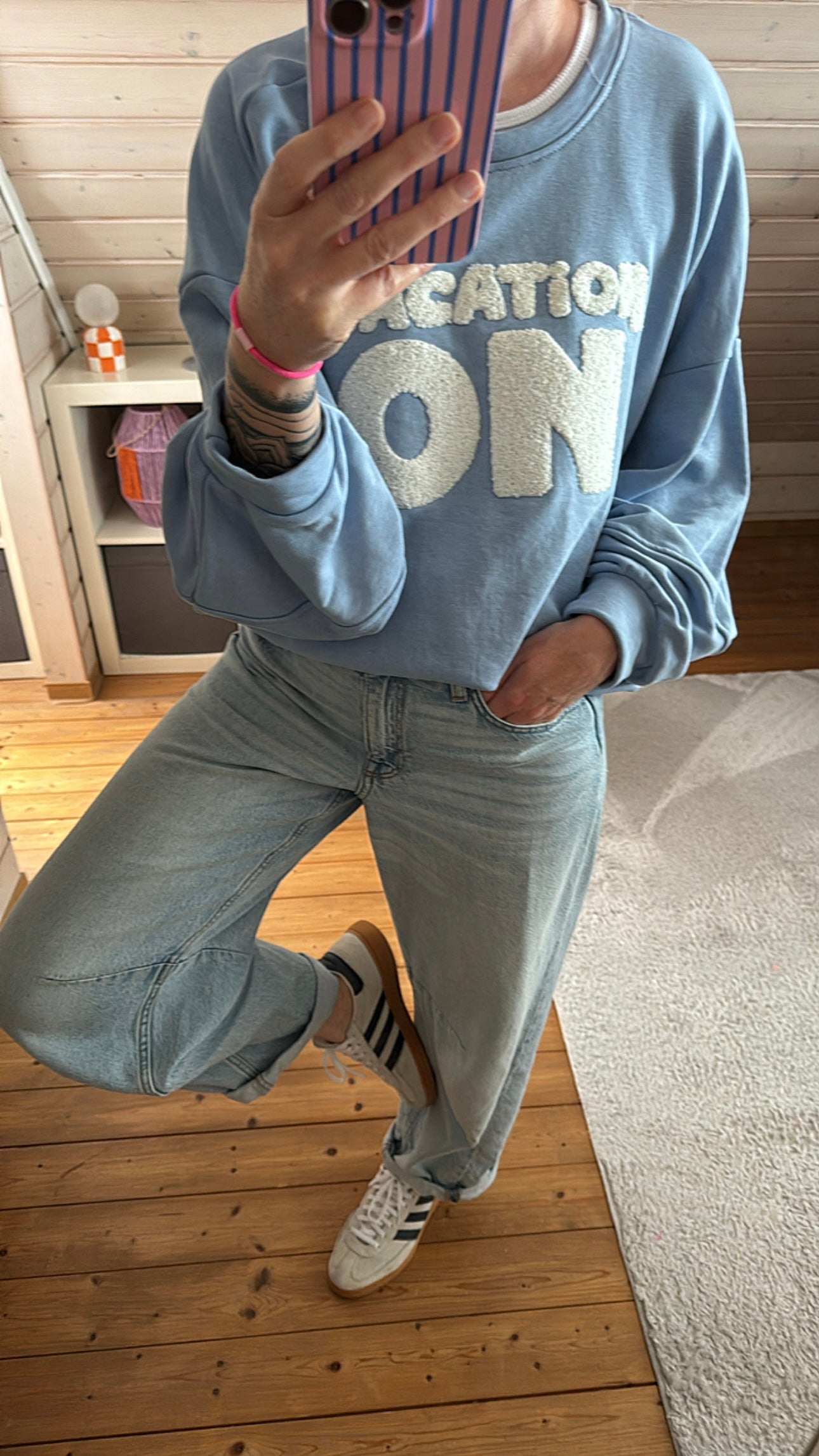 SWEATER FLUFFY Vacation Mood ON