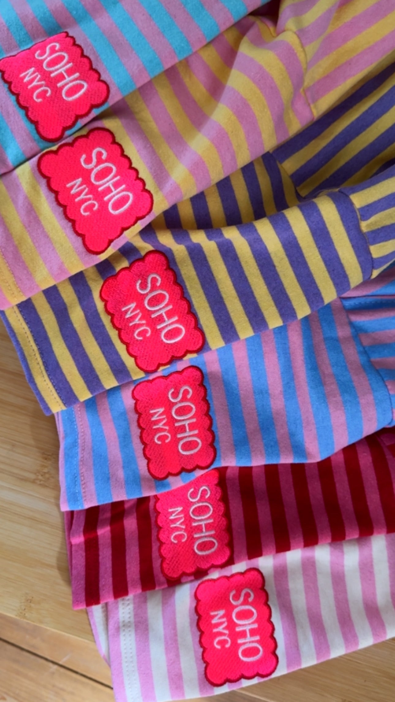 T-Shirt STREIFEN FRENCH TERRY SOHO NYC Patch Neon Pink