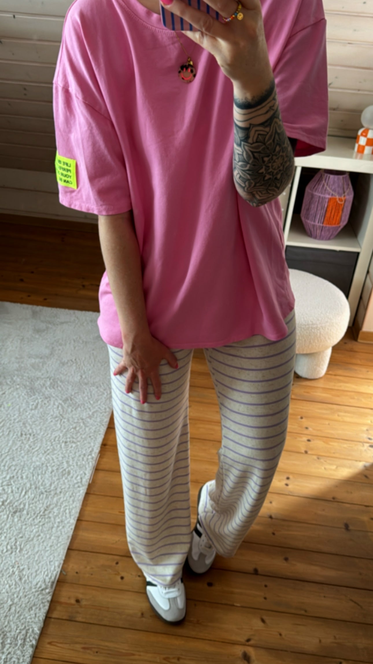 T-SHIRT PREMIUM UNI + NEON PATCH