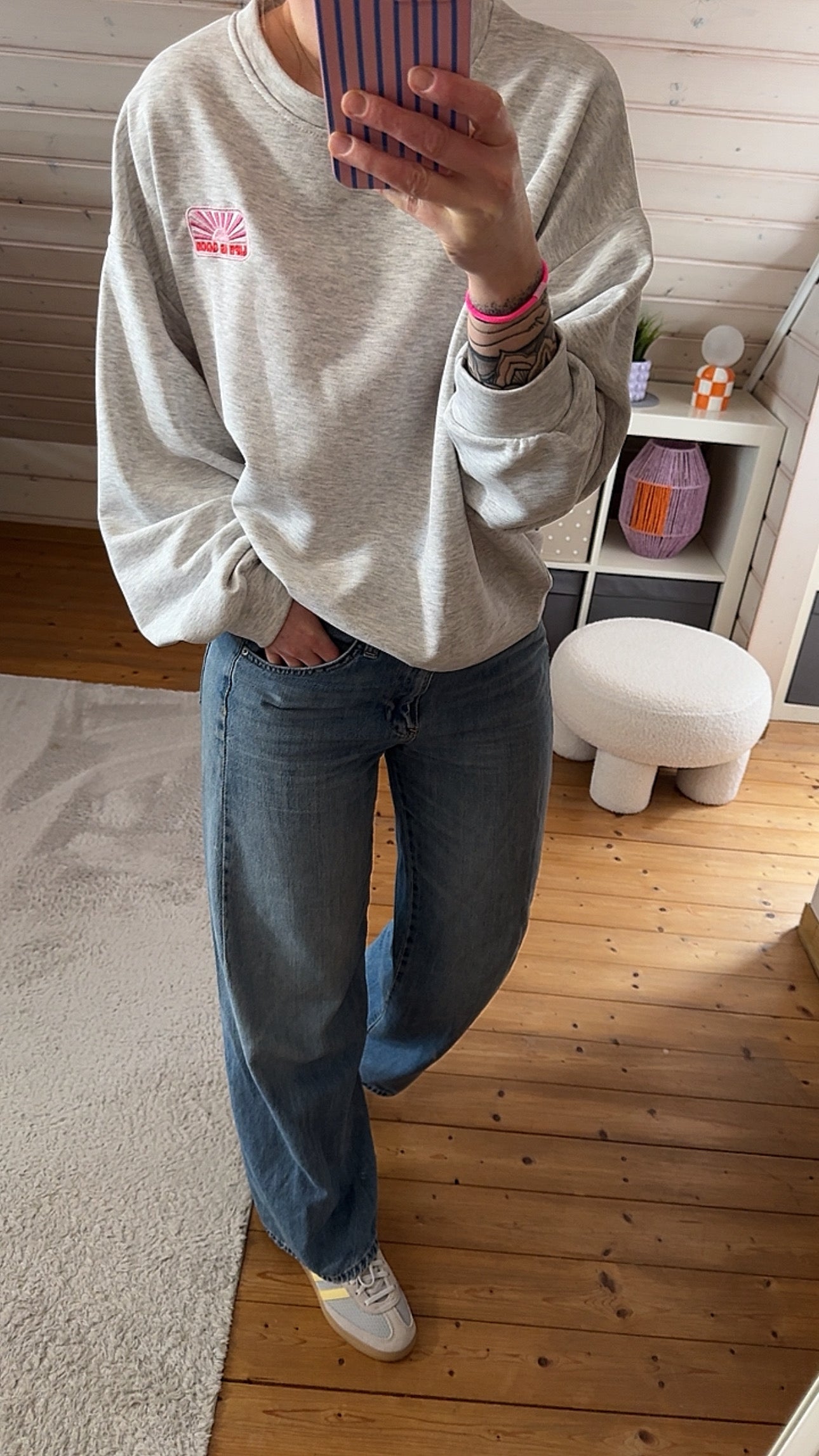 SWEATER LIFE IS GOOD / 6 Farben