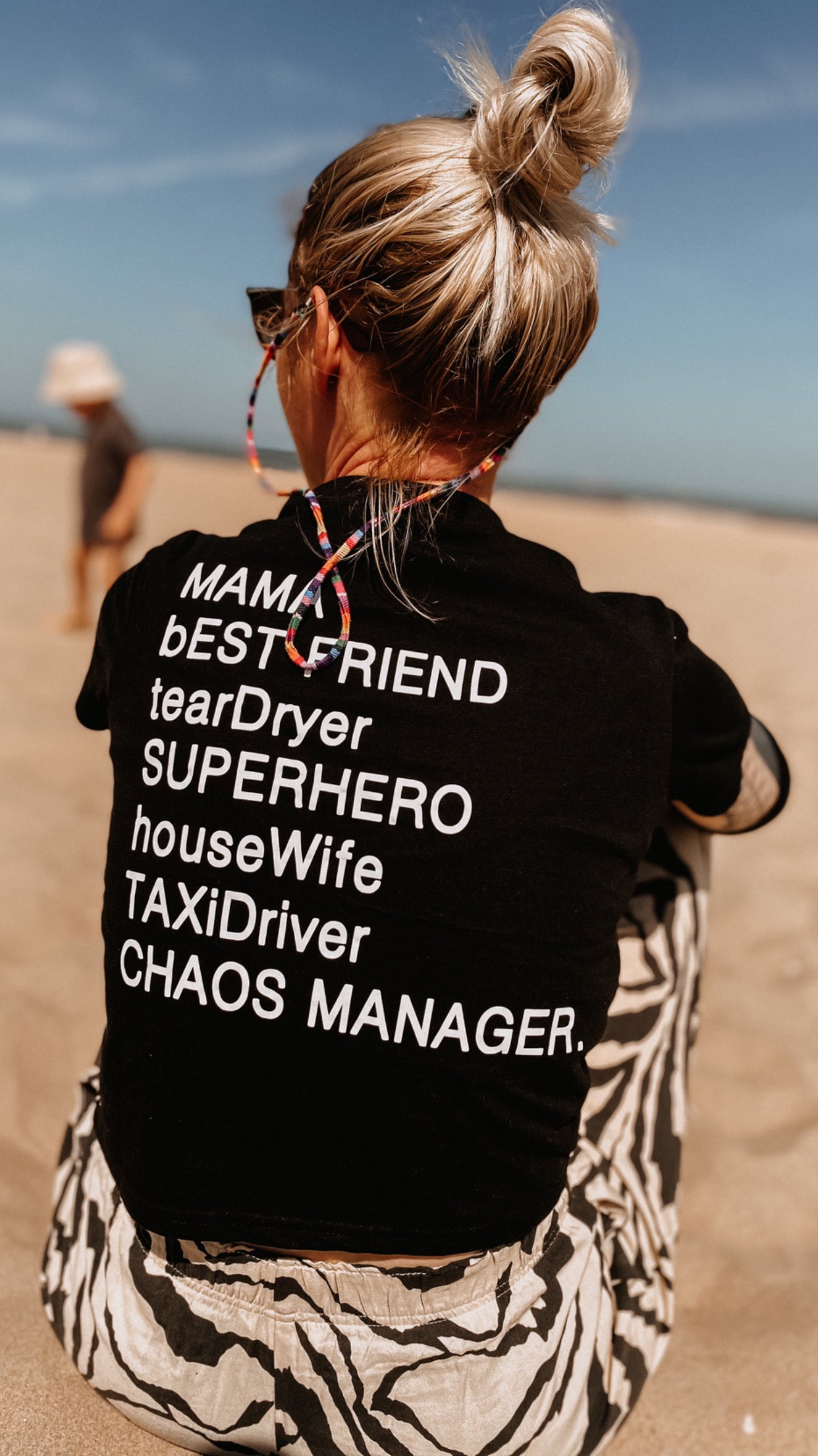 CROPPED TEE *MAMA SUPERHERO*