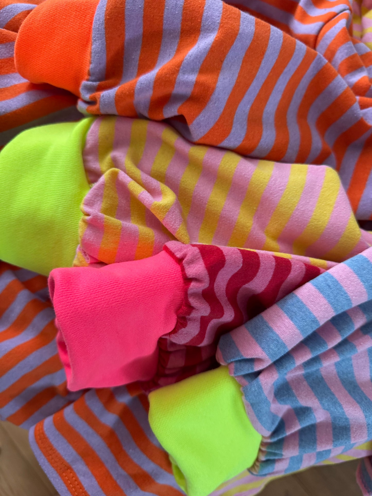 Streifen LONGSHIRT /  SWEATER LEICHT NEON / 4 Farben