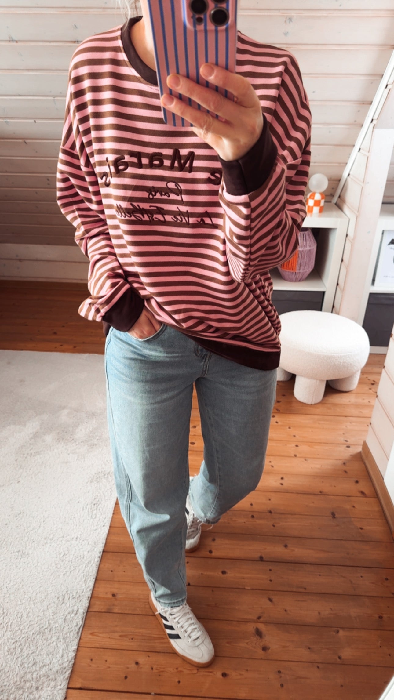 SWEATER LE MARAIS STICKEREI OVERSIZE