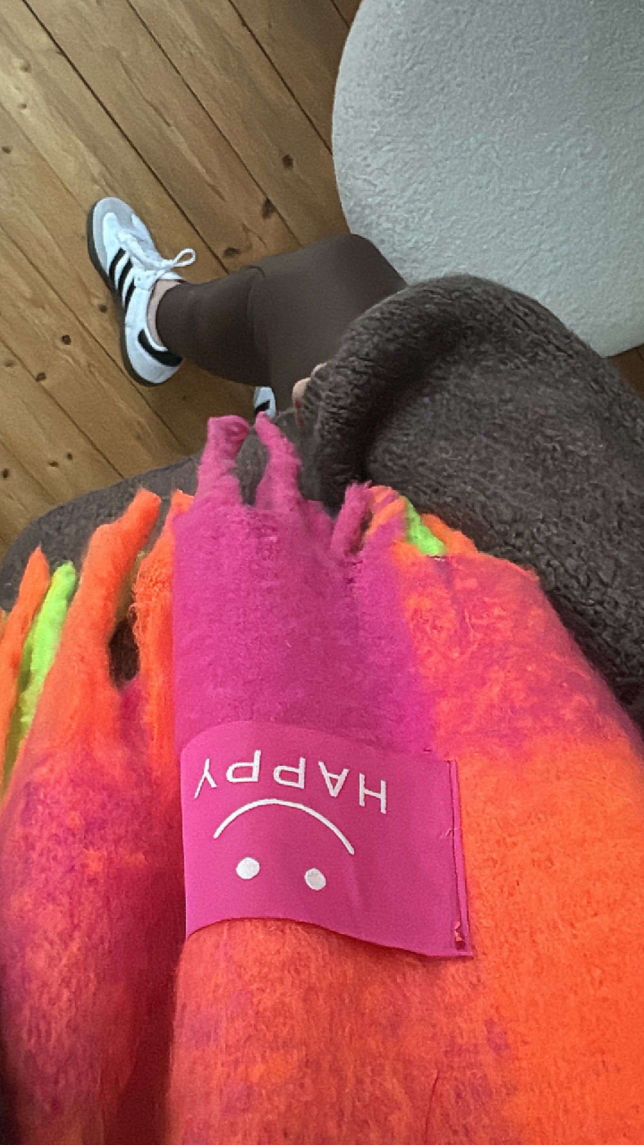 SCHAL HAPPY