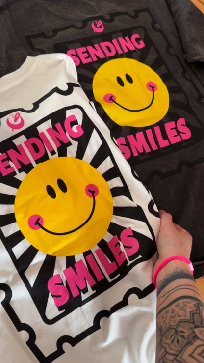 T-SHIRT SENDING SMILES PREMIUM