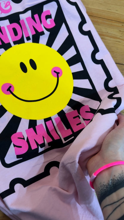 T-SHIRT SENDING SMILES PREMIUM