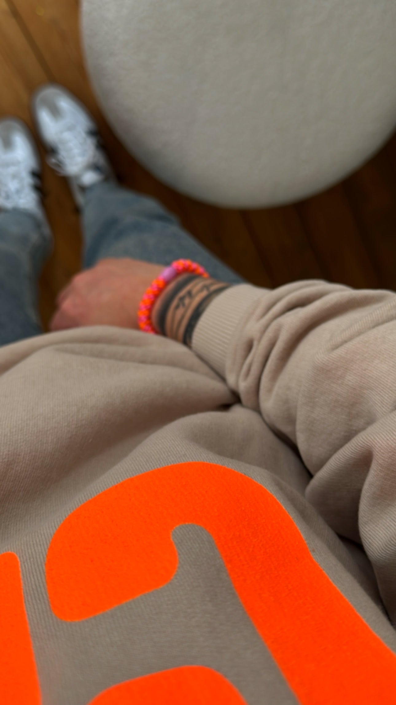 SWEATER NEON Statement