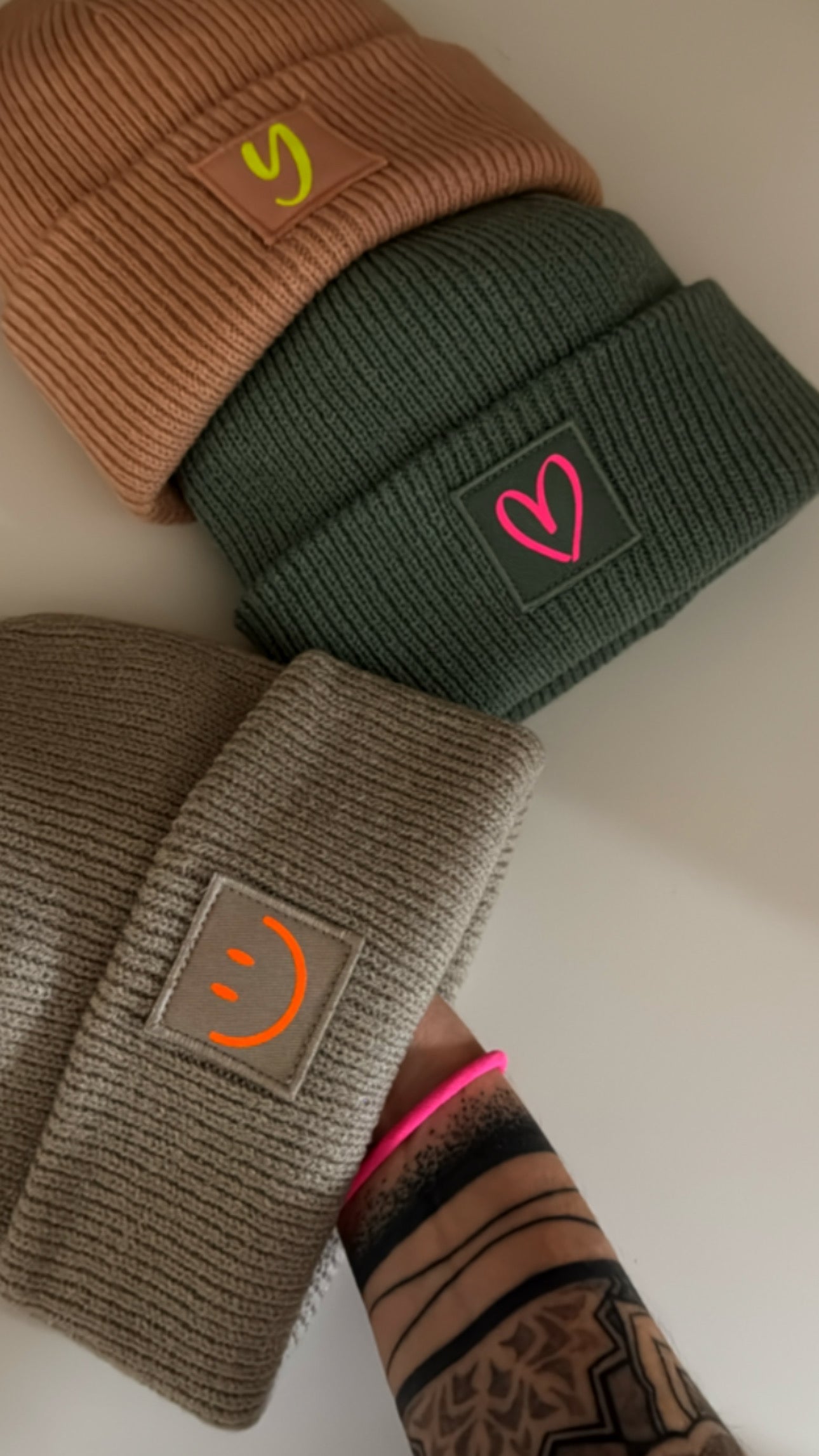 Kids Strick Mütze Neon Statement