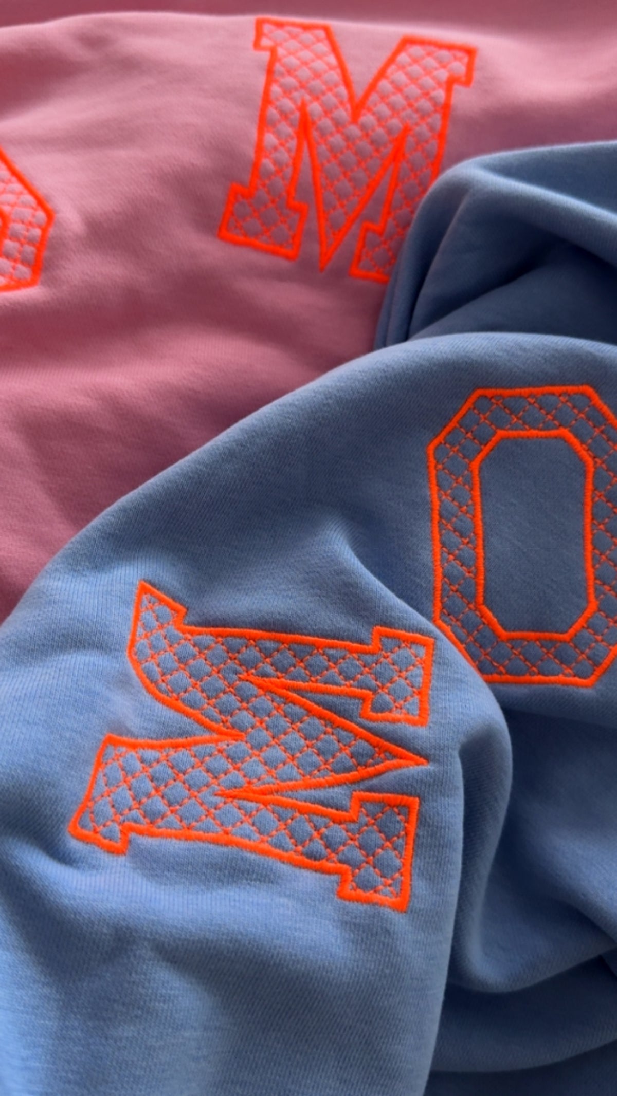 MOMMY SWEATER PREMIUM Stickerei