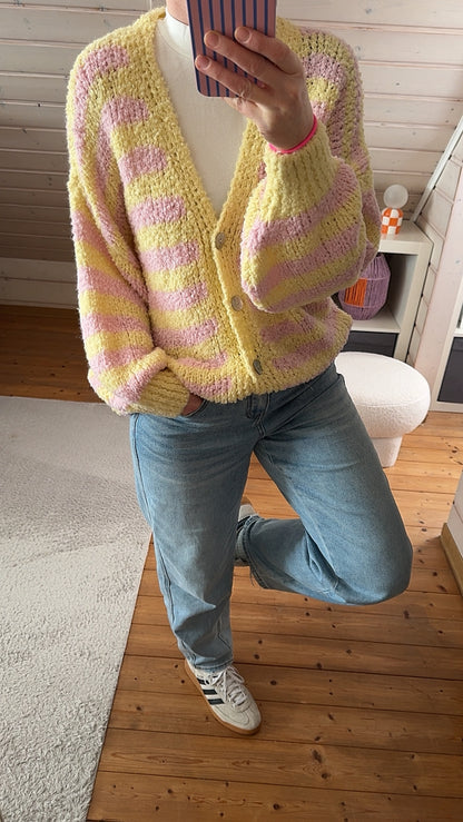Cardigan Strickjacke Bouclé Streifen Onsesize