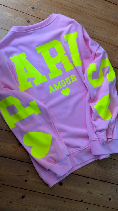SWEATER PARIS AMOUR / 3 FARBEN RÜCKENPRINT