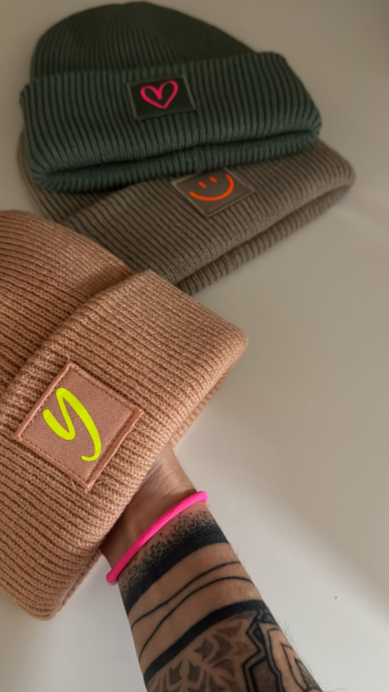 Kids Strick Mütze Neon Statement