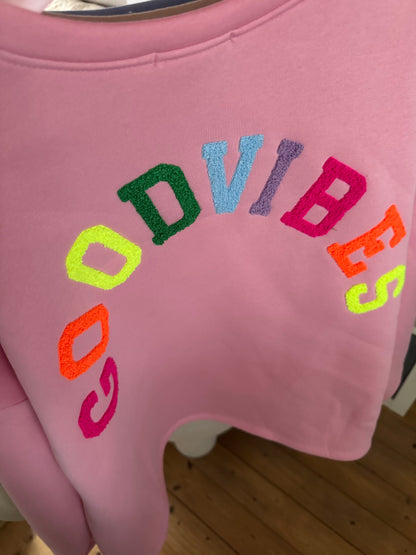 GOOD VIBES SWEATER PREMIUM FLUFFY