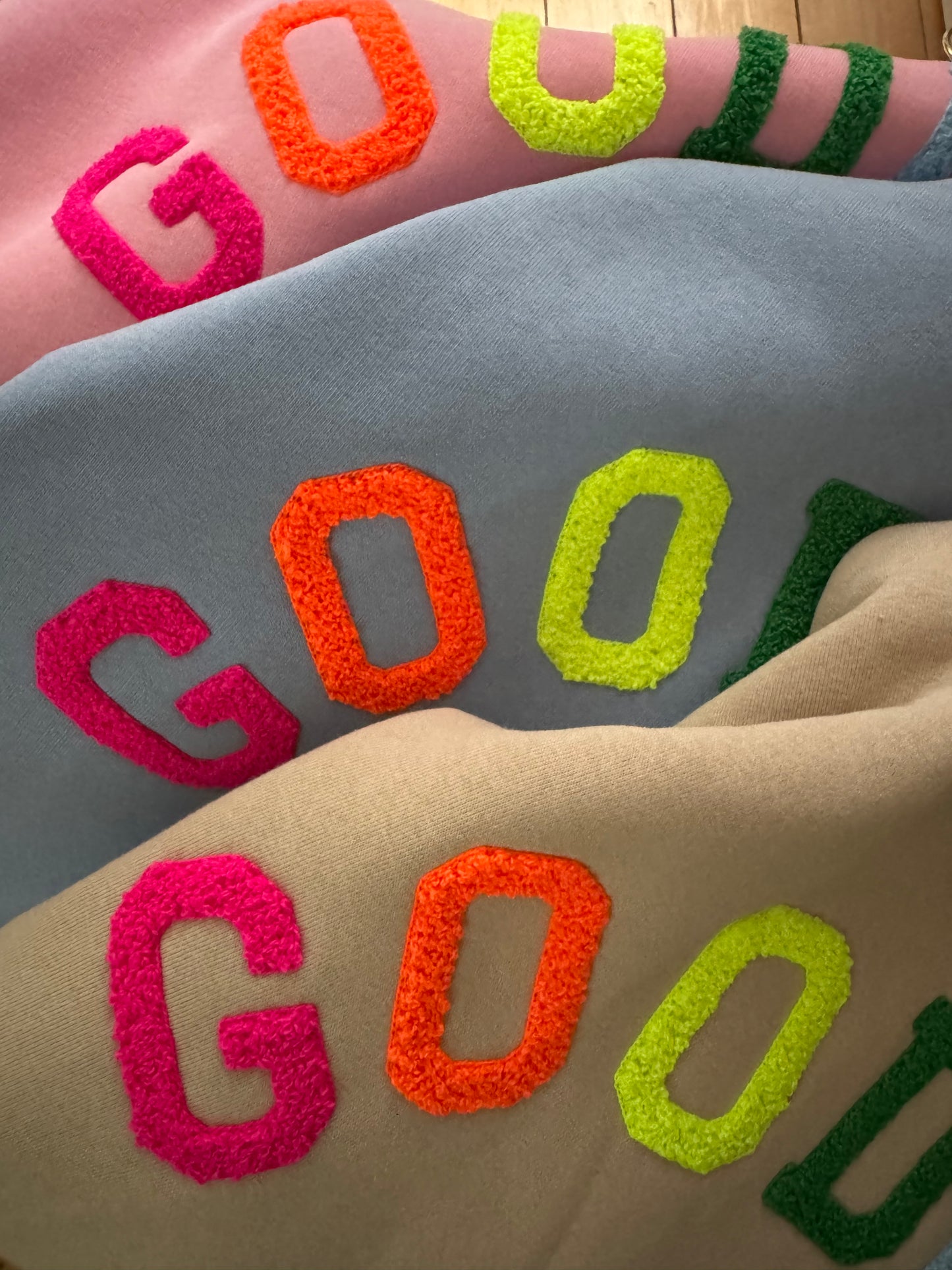 GOOD VIBES SWEATER PREMIUM FLUFFY