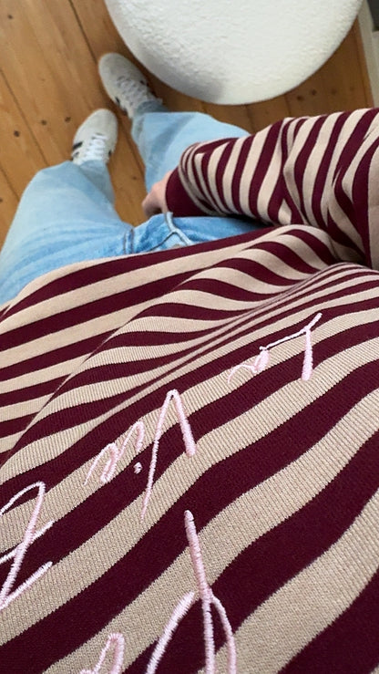 SWEATER LE MARAIS STICKEREI OVERSIZE
