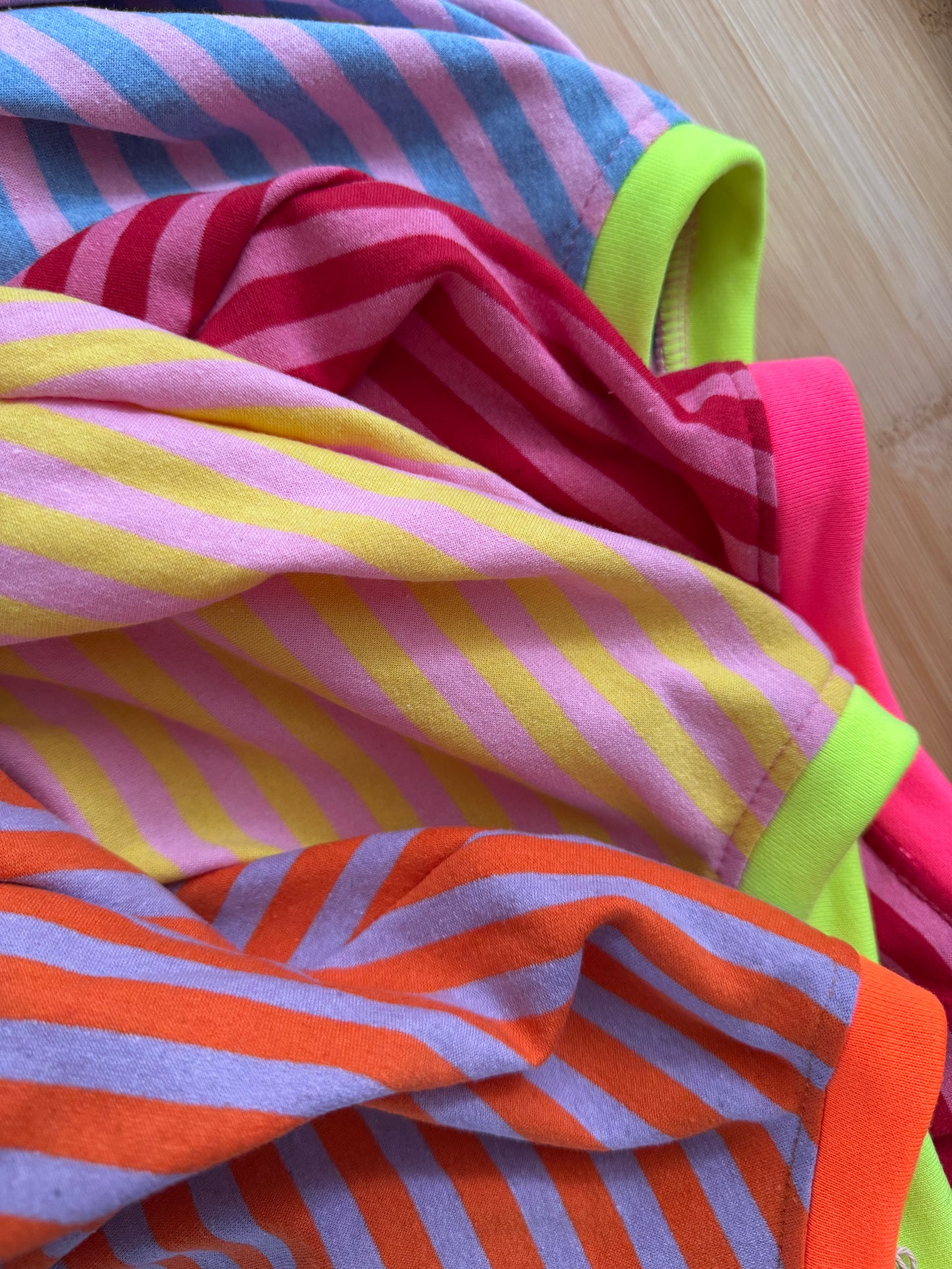 Streifen LONGSHIRT /  SWEATER LEICHT NEON / 4 Farben