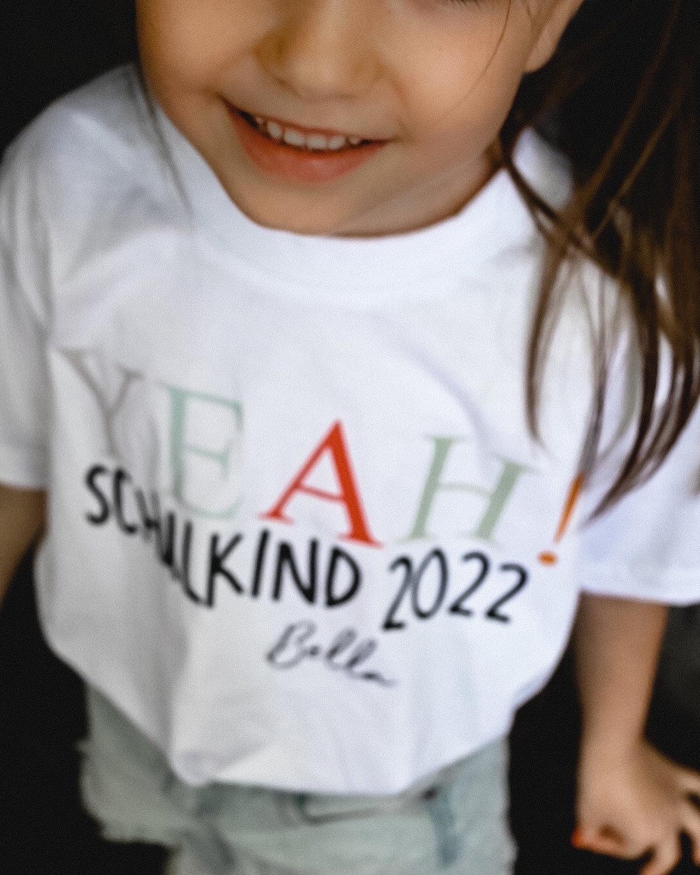 KIDS BASIC T-SHIRT - YEAH! SCHULKIND - CANDY LETTERING