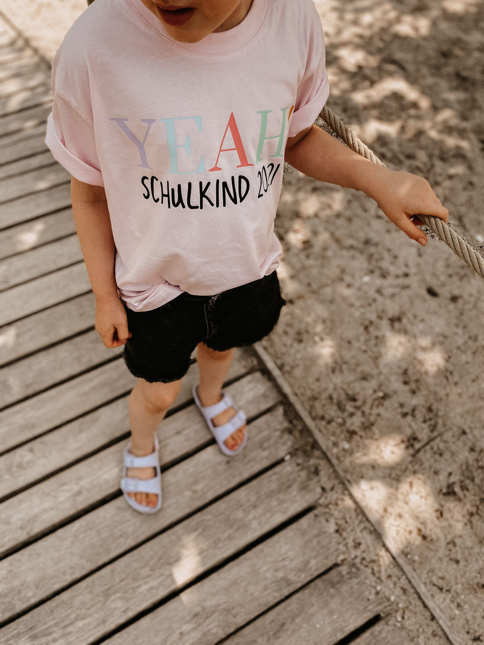 KIDS BASIC T-SHIRT - YEAH! SCHULKIND - CANDY LETTERING