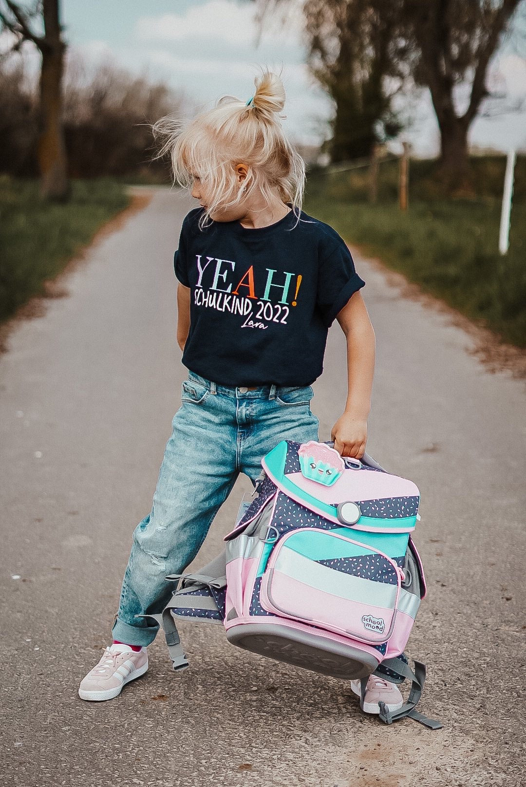 KIDS BASIC T-SHIRT - YEAH! SCHULKIND - CANDY LETTERING