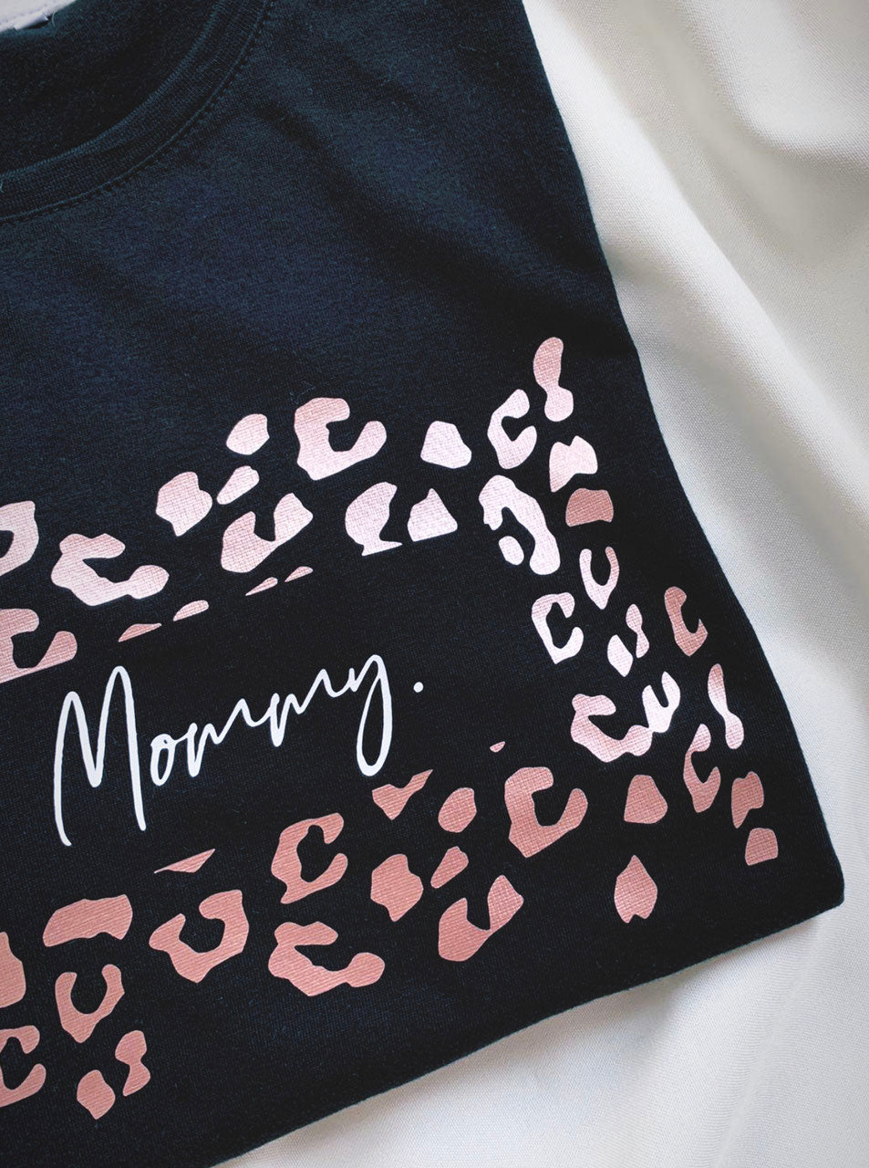 Mommy  Basic  T-shirt *LeoLeo*