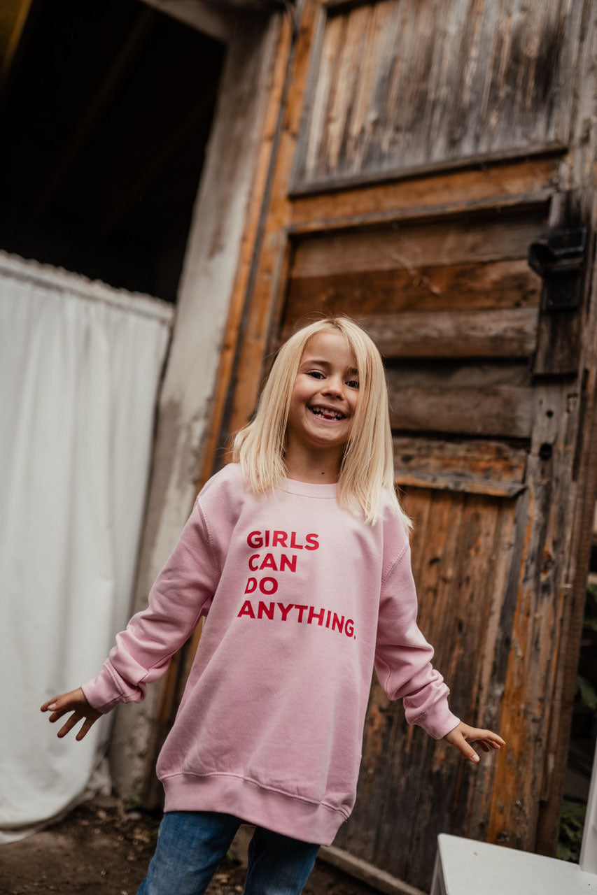 KIDS SWEATER *GIRLS CAN DO ANYTHING*